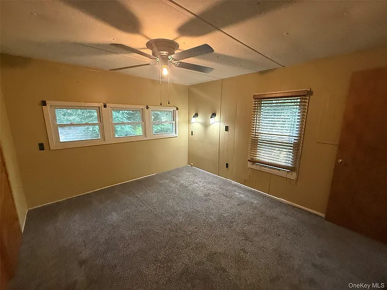 20 Tanglewood Park Dr — Photo 8