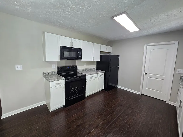 6015 Luna Dr — Photo 5