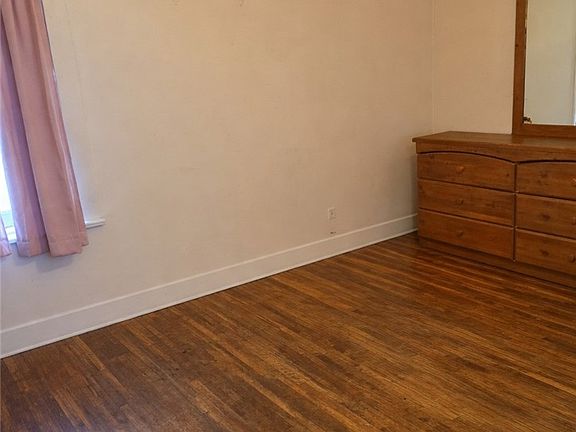 2nd image of 894 Prospect Ave