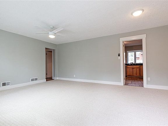 4th image of 2971 Stratford Arms Dr