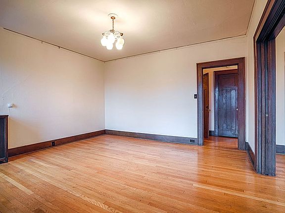 4th image of 1630 Boylston Ave #1-402