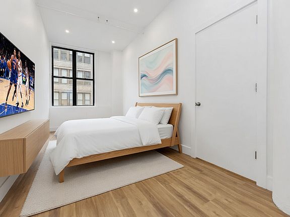 3rd image of 81 Willoughby St #403