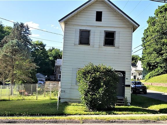 2nd image of 106 Park Ave