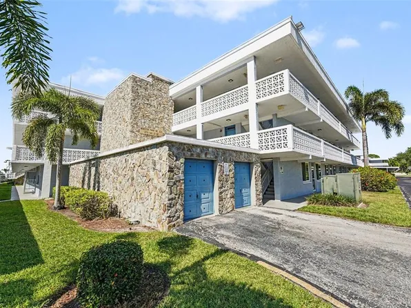 4715 Bay St NE APT 232, Saint Petersburg, FL 33703