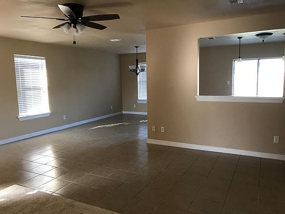 4th image of 2713 Sabal Palm Dr