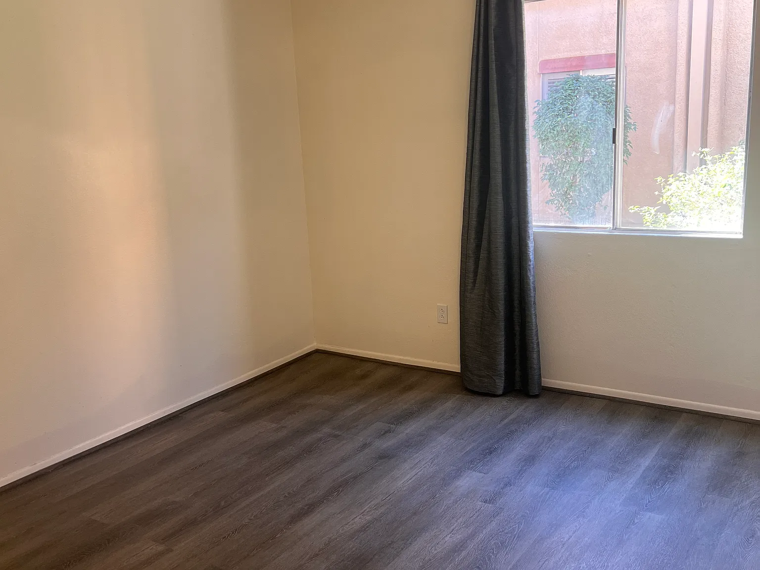 2 bed, 650 sqft, $1,000 — Photo 4