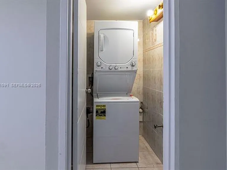5401 Collins Avenue Cu #919 — Photo 28