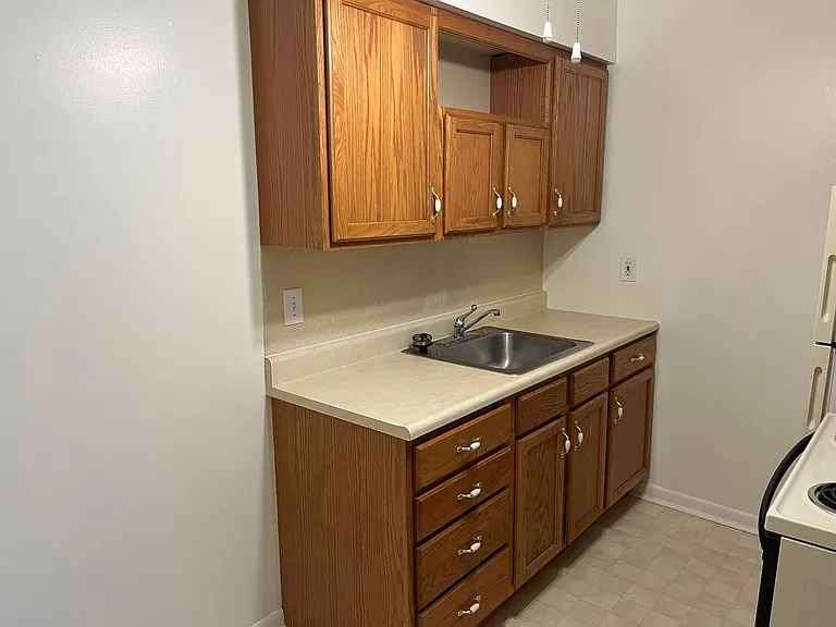 323 W Pennsylvania Ave #C — Photo 6