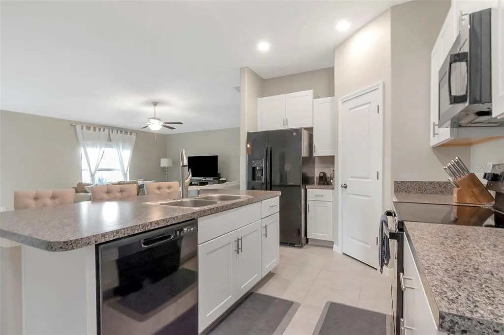 3 bed, 2.0 bath, 1540 sqft, $2,500 — Photo 4