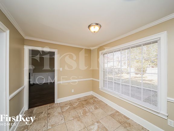 3rd image of 8158 Creekside Cir S