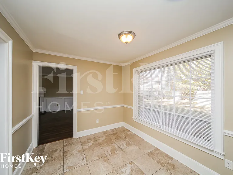 8158 Creekside Cir S — Photo 3