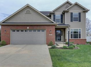 1712 Oliger Dr, Mahomet, IL 61853