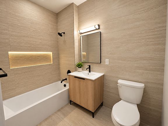 4th image of 449 Scotland Rd #6QA