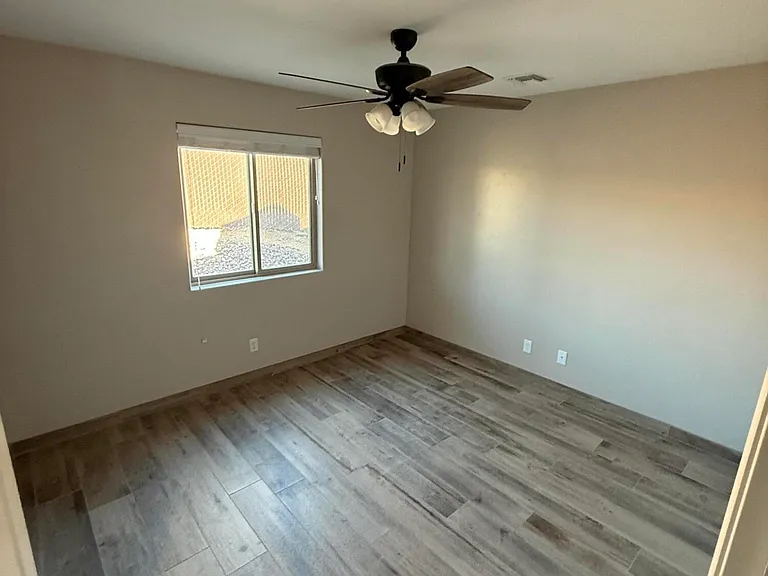 2425 Cloverlawn Dr #101 — Photo 29