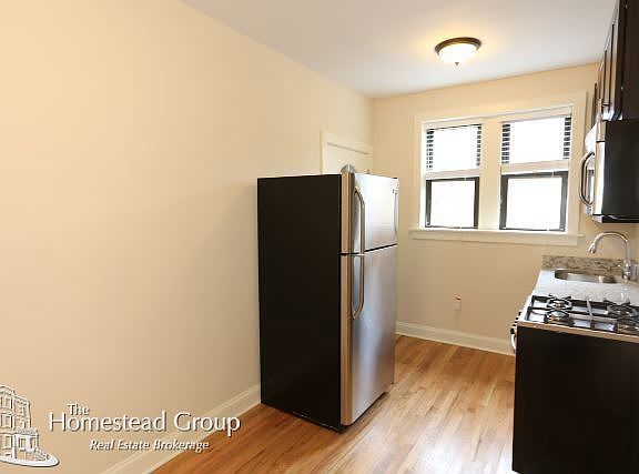 3rd image of 4034 1/2 N Ashland Ave APT 3W