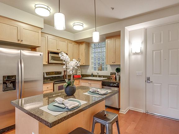 4th image of 800 N 8th St Unit 205