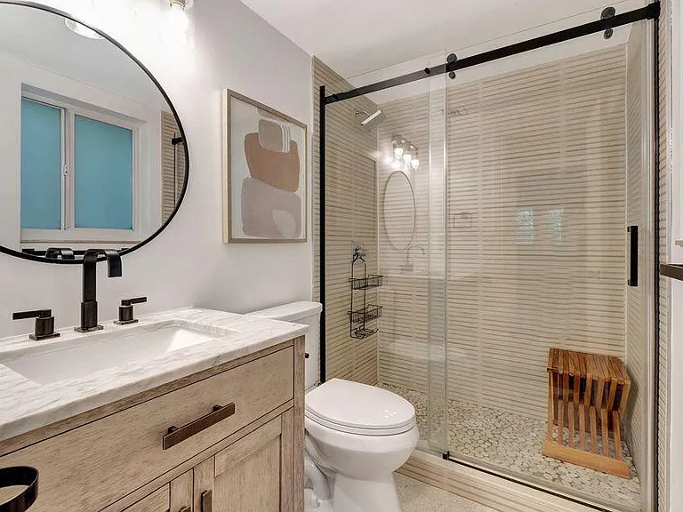 49 SE 7th Ave #2 — Photo 16