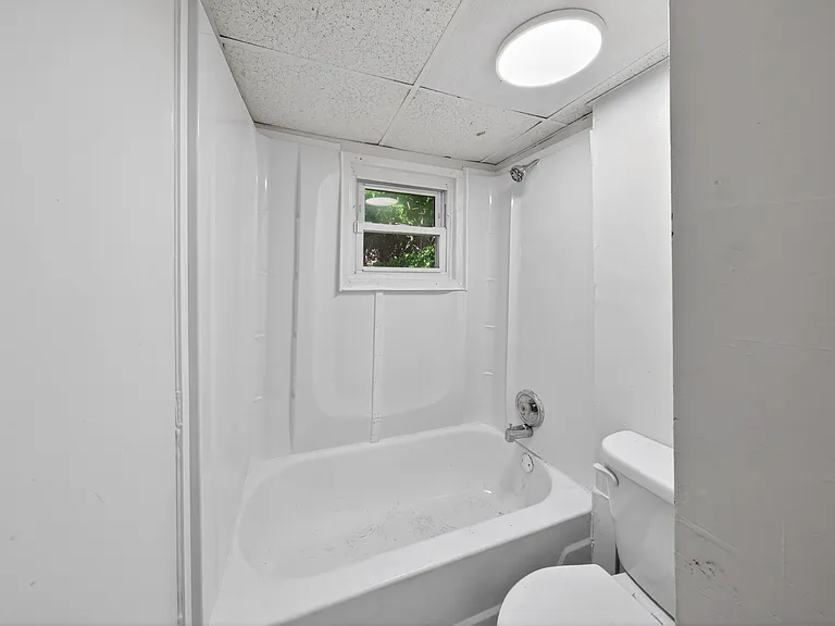 835 N Spruce St — Photo 13