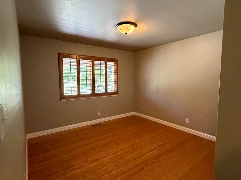 3743 Newark Dr — Photo 19