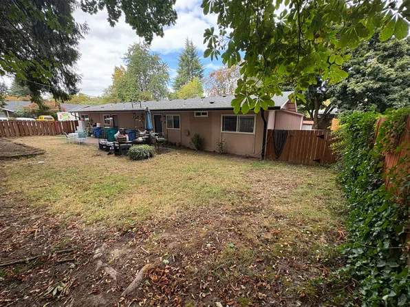 3602 NE 54th St APT B, Vancouver, WA 98661
