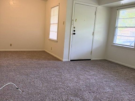 5th image of 1704 Smith Dr