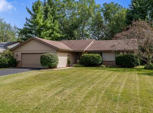 1214 Sandpebble Dr, Rockton, IL 61072