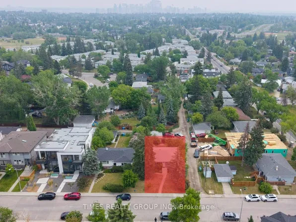 3234 Kinsale Rd SW, Calgary, AB T3E 4S2