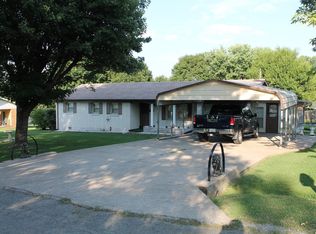 414 Birdwell St, Red Boiling Springs, TN 37150