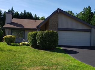 5950 Hall St, Springfield, VA 22152