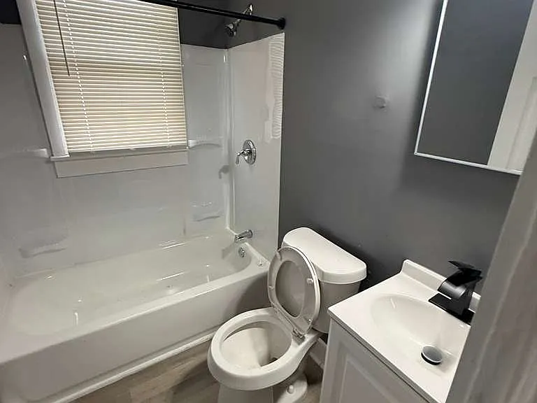 2676 Sturtevant St #3 — Photo 18