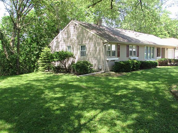 4th image of 125 E Autumn Ln