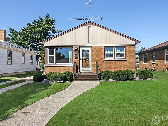 2916 23th Ave, Kenosha, WI1