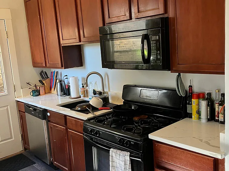 2156 N Kedzie Blvd #2F — Photo 8