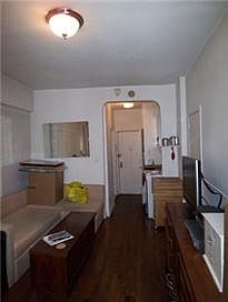 4th image of 1020 3rd Ave APT B4