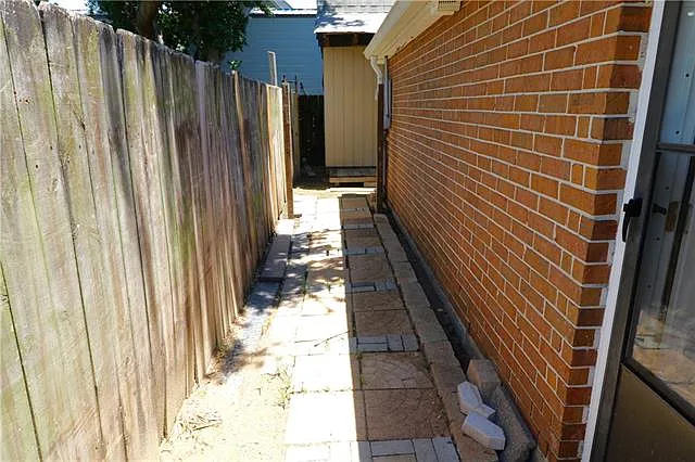 100 Peter Ln — Photo 18