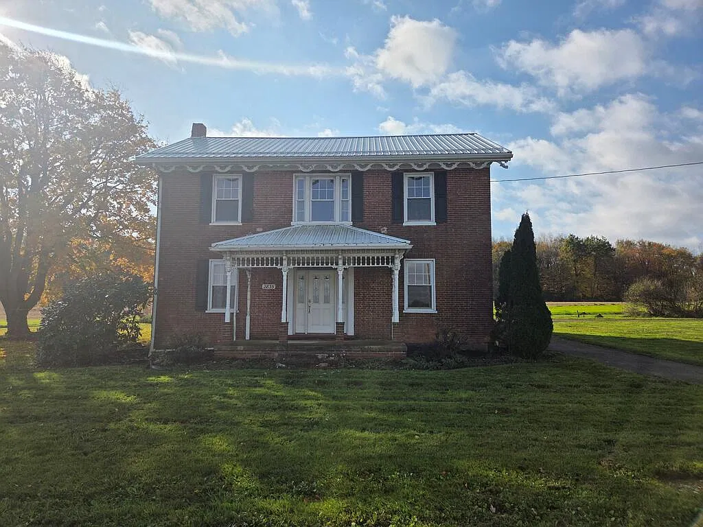 4 bed, 1.5 bath, 2588 sqft, $1,250 — Photo 1