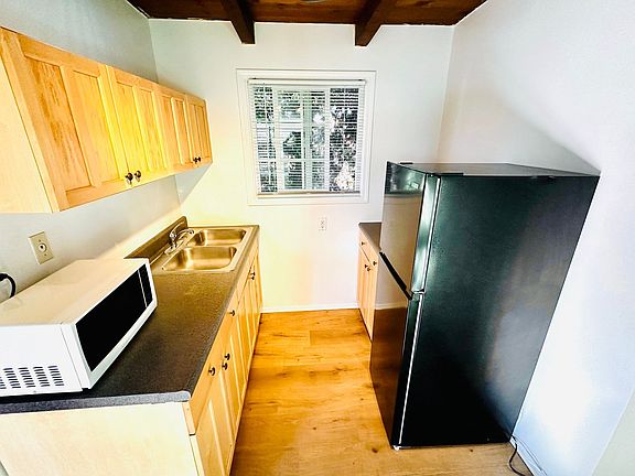 5th image of 1101 E Grand Ave #15