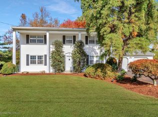 8 Dickinson Ln, Morganville, NJ 07751