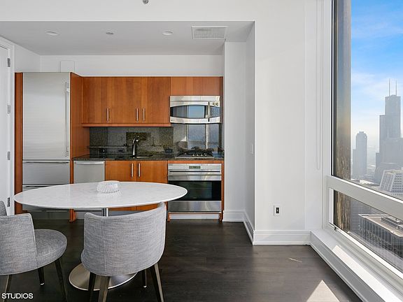 4th image of 401 N Wabash Ave Unit 77C