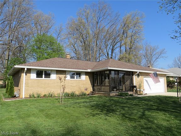 3rd image of 6204 Meadview Dr