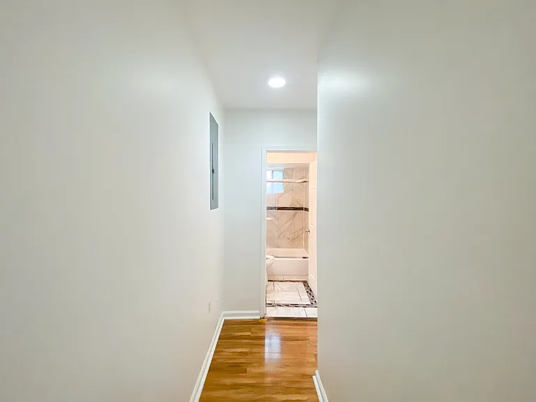 2353 Tilbury Ave — Photo 9