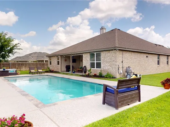107 Chisholm Trl, Victoria, TX 77904