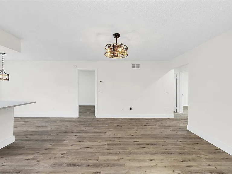 600 Casa Park Ct #M — Photo 4