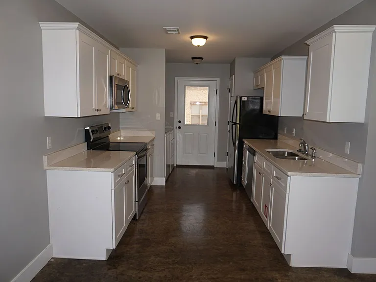 410 W Matthews Ave — Photo 13