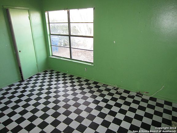 5th image of 4830 Aspenwood Dr