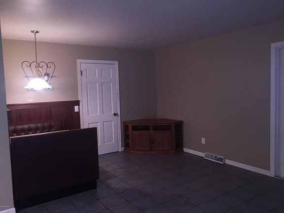 5th image of 1317 Park Ln