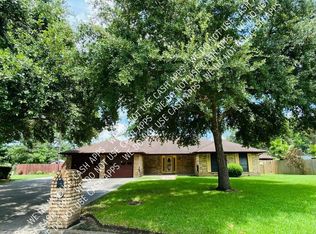 20 Pinewood Cir, Orange, TX 77630