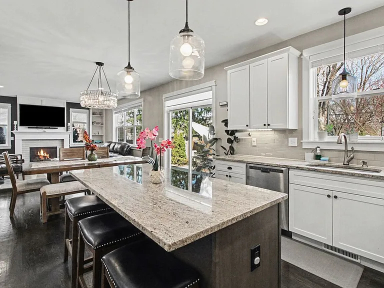 3906 Hillside Dr — Photo 4