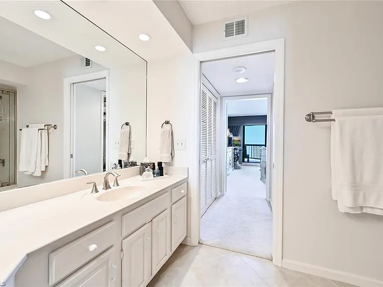 4551 Gulf Shore Blvd N #1001 — Photo 17