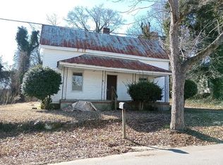 101 Church St, Gray Court, SC 29645